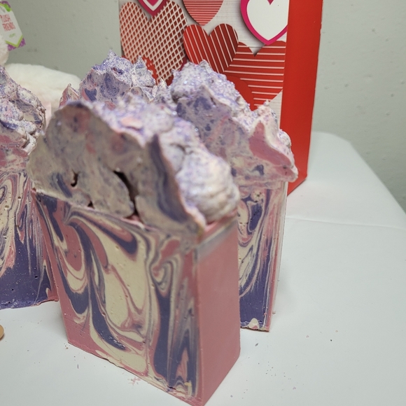 Handmade Soap 2 large bars lilac scent - Picture 16 of 16